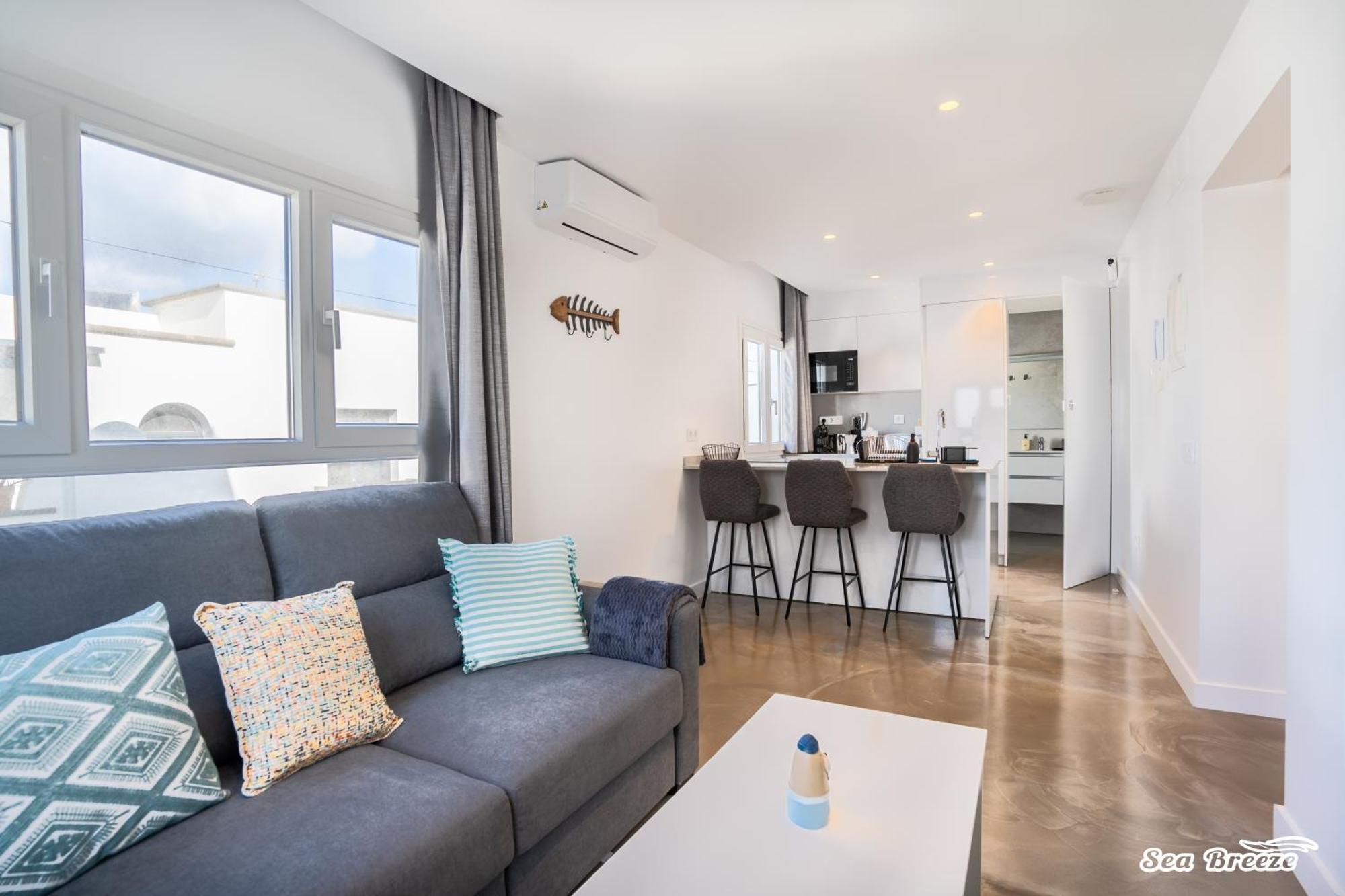 2 Apartments Sea Breeze Фамара Екстериор снимка