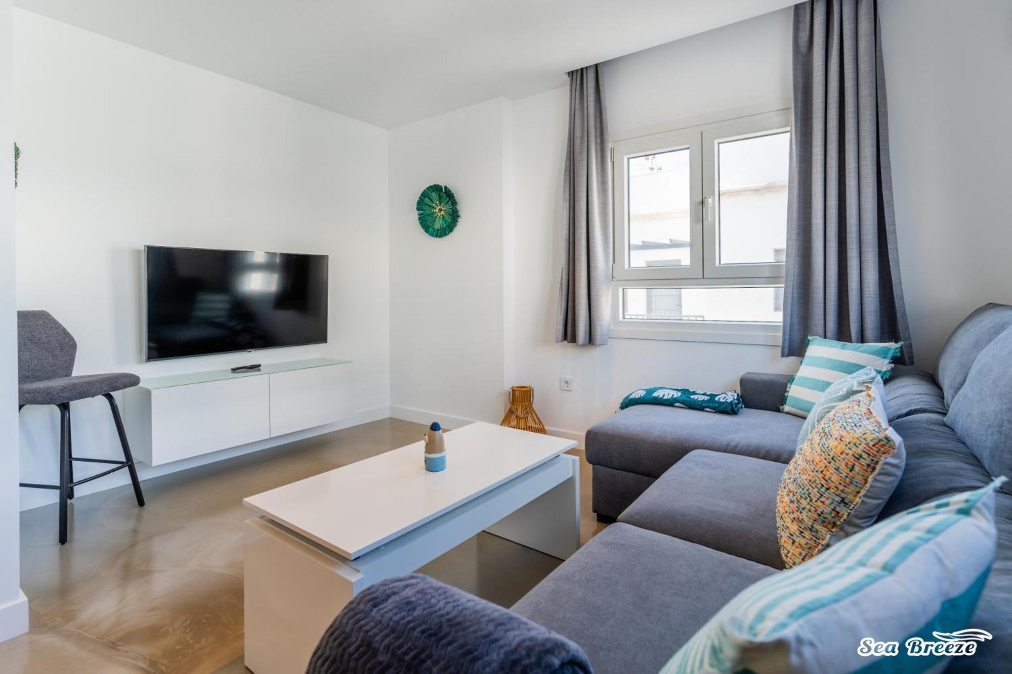 2 Apartments Sea Breeze Фамара Екстериор снимка