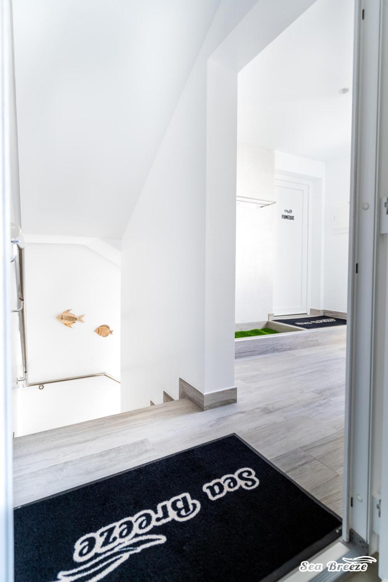 2 Apartments Sea Breeze Фамара Екстериор снимка