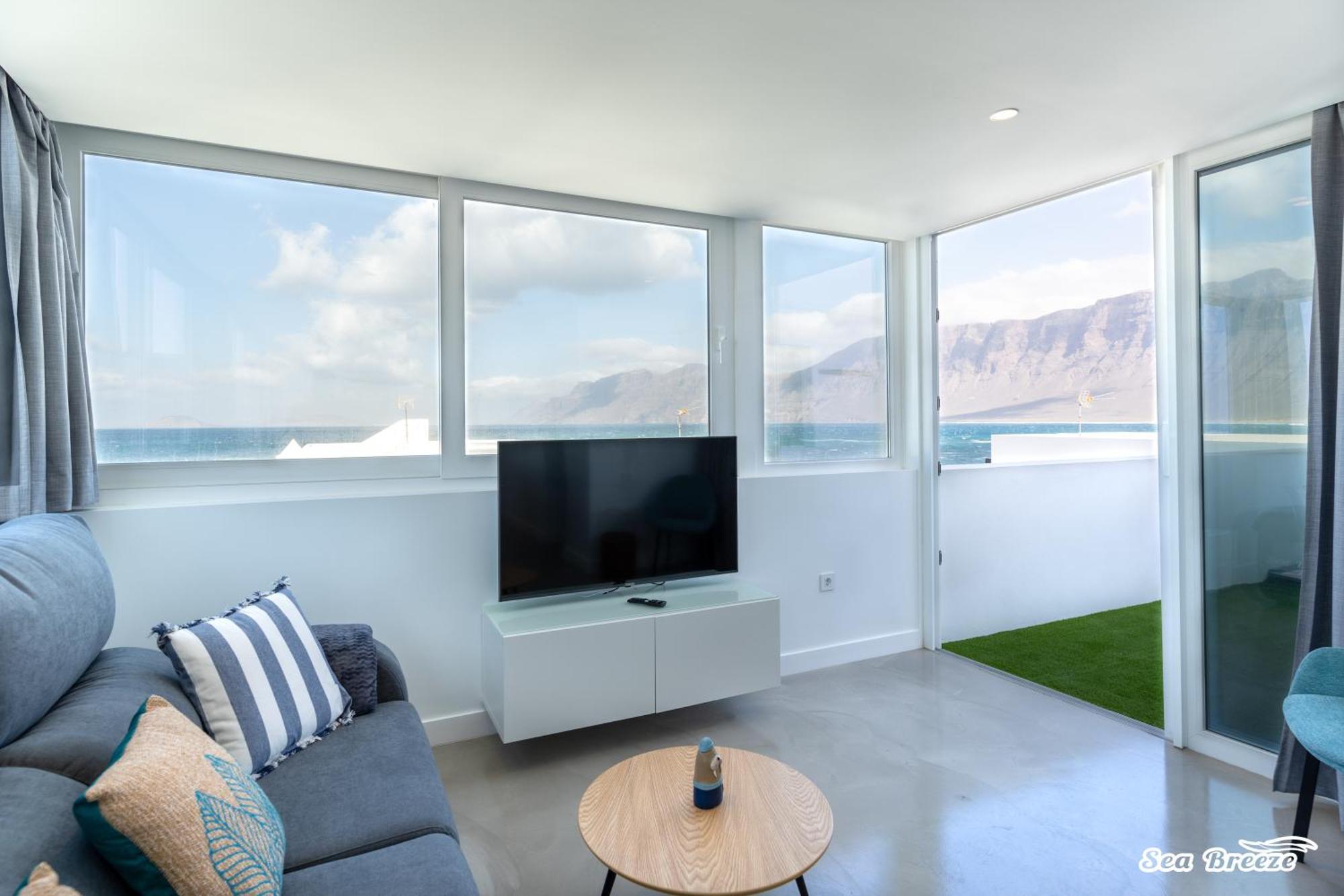 2 Apartments Sea Breeze Фамара Екстериор снимка