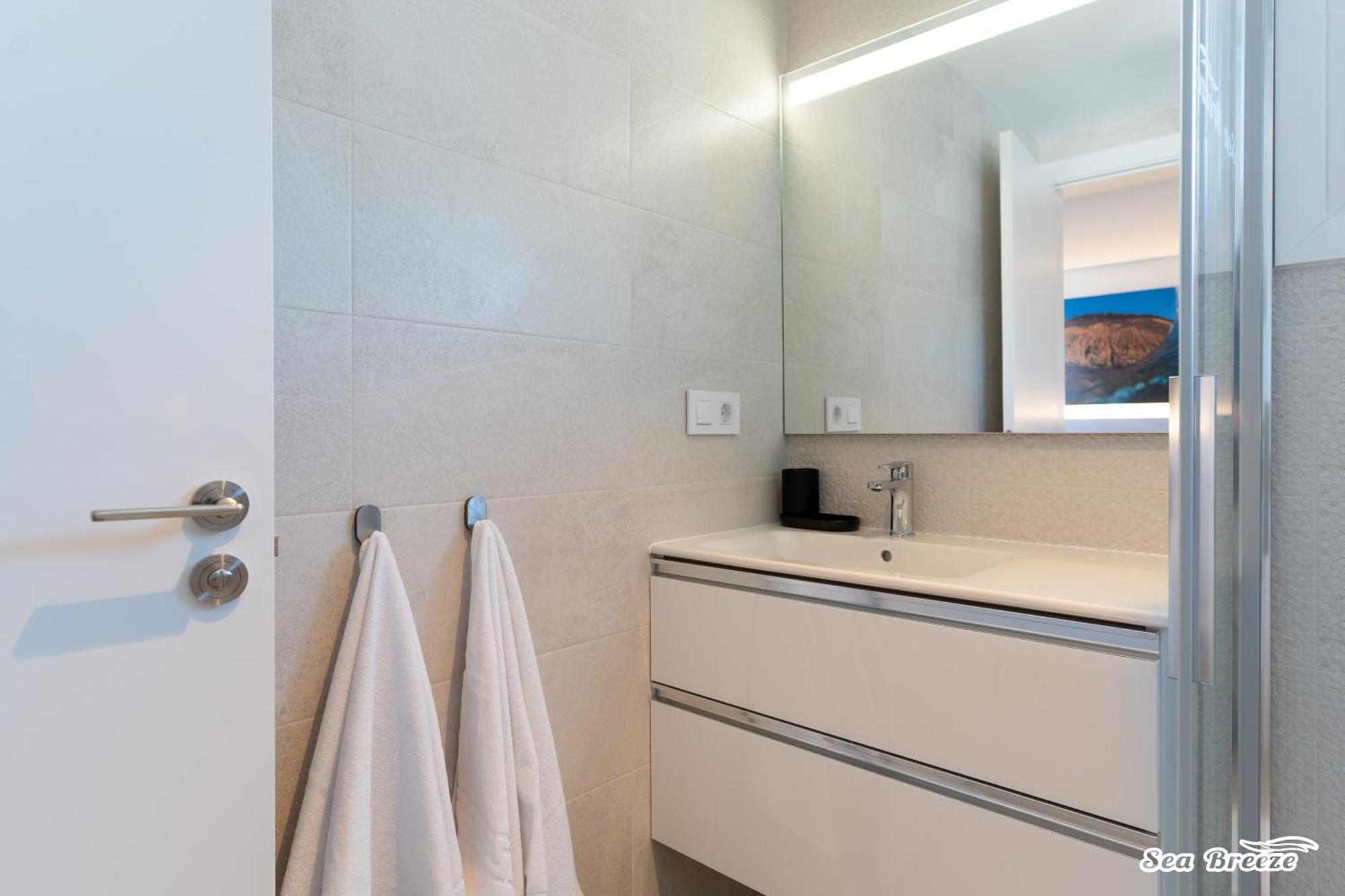 2 Apartments Sea Breeze Фамара Екстериор снимка