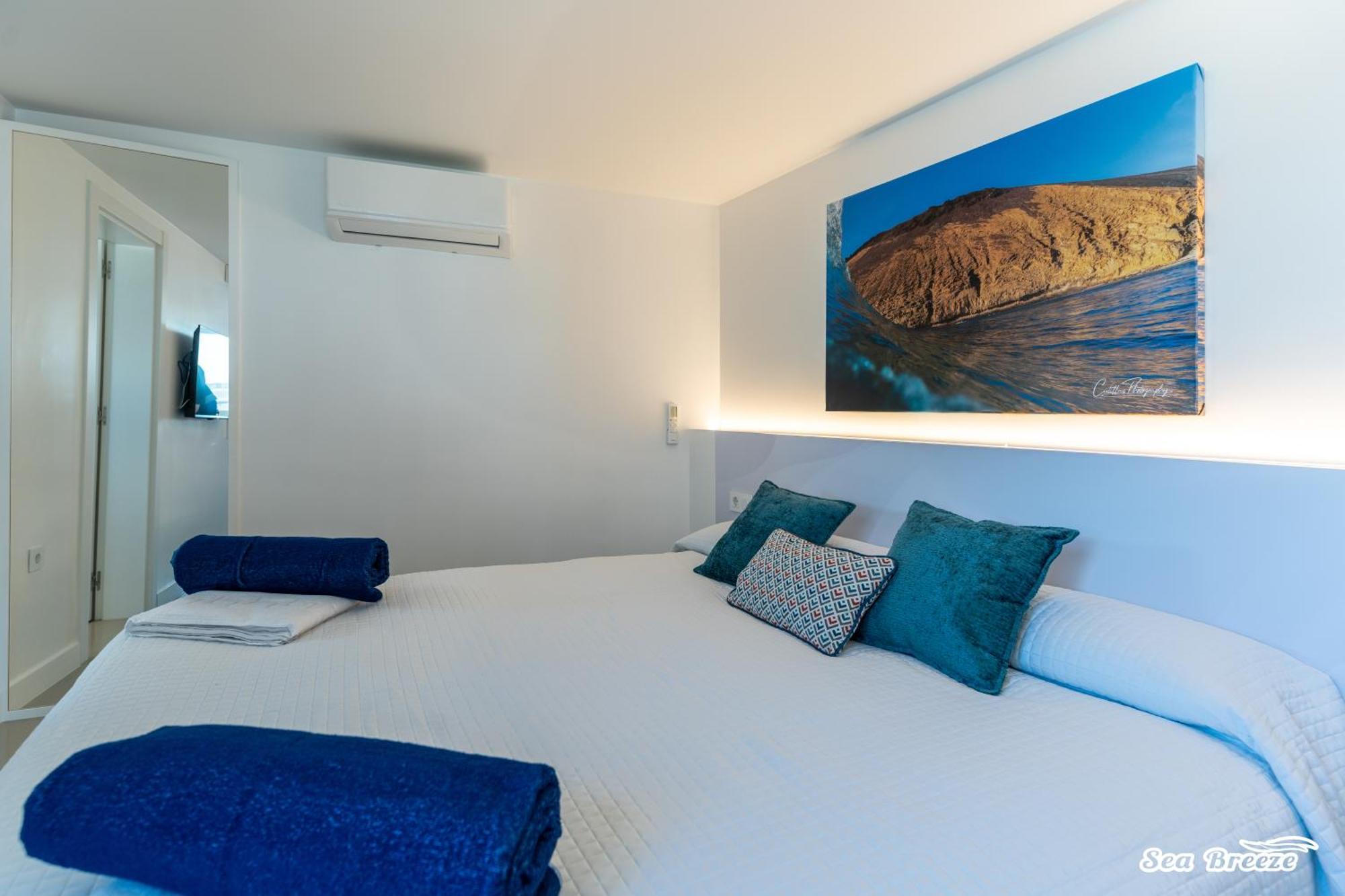 2 Apartments Sea Breeze Фамара Екстериор снимка
