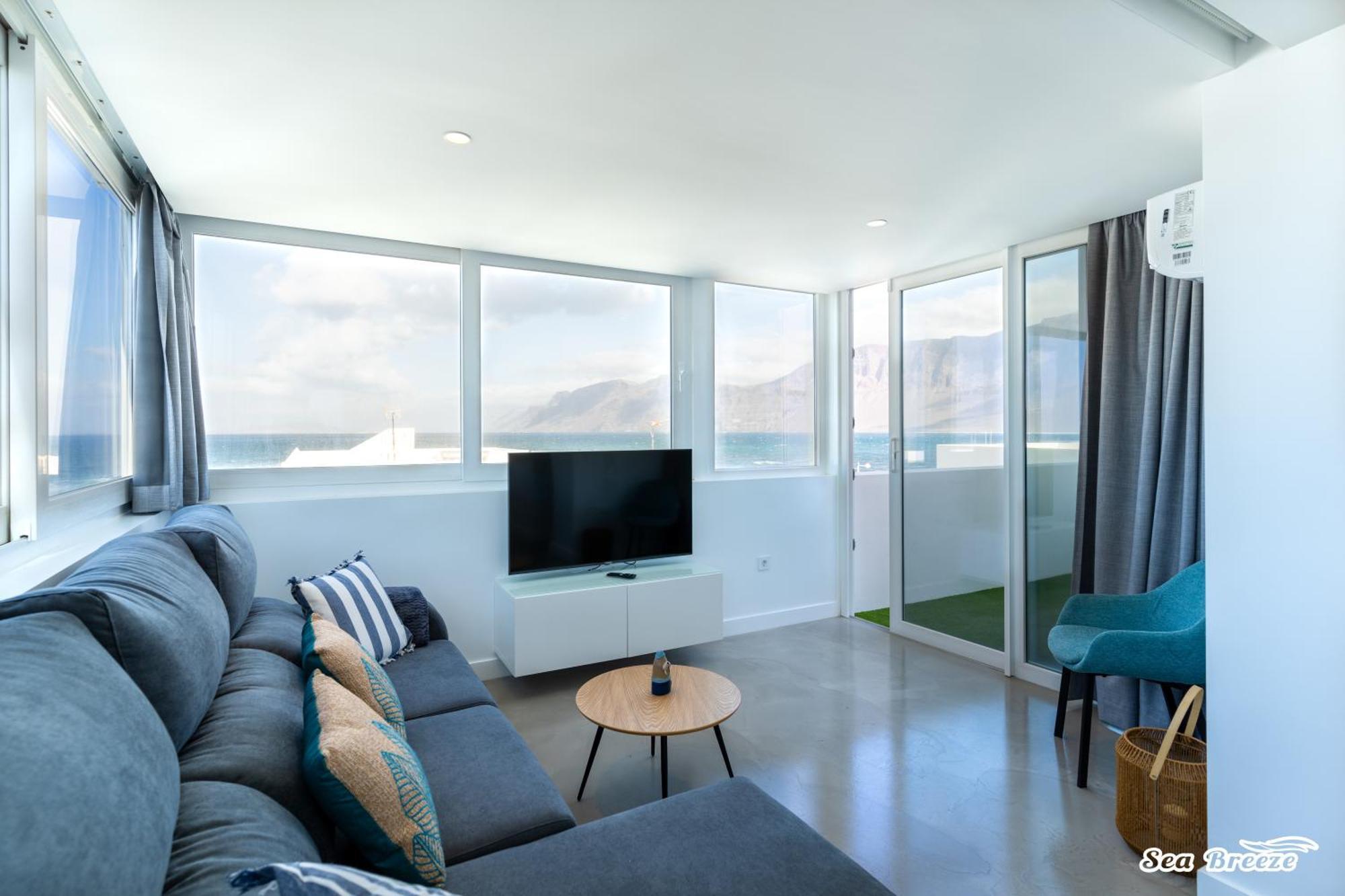 2 Apartments Sea Breeze Фамара Екстериор снимка