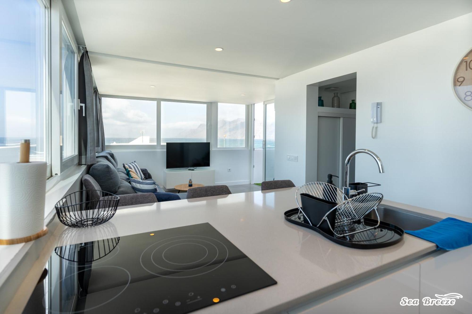 2 Apartments Sea Breeze Фамара Екстериор снимка