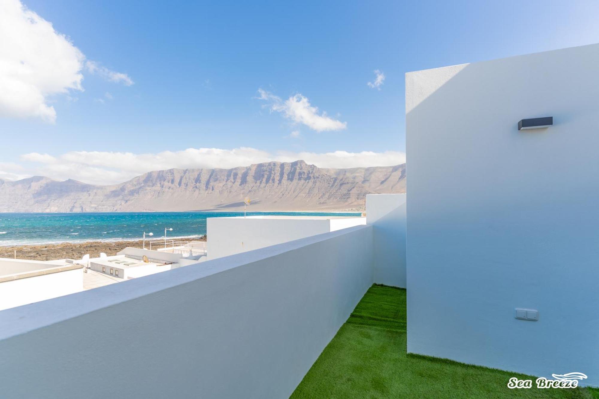 2 Apartments Sea Breeze Фамара Екстериор снимка